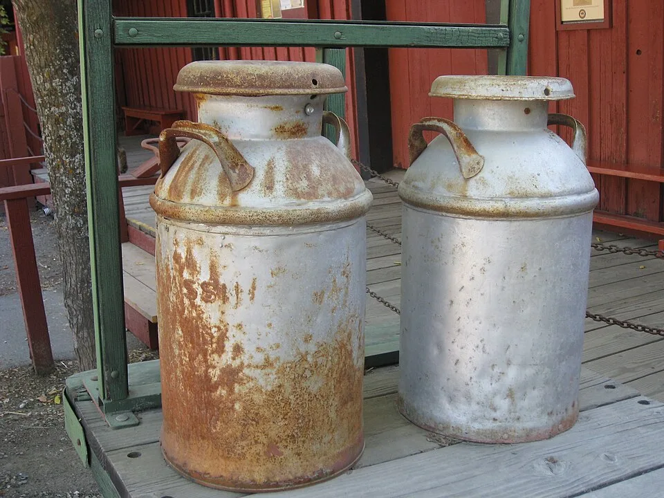 Milk containers and tableware