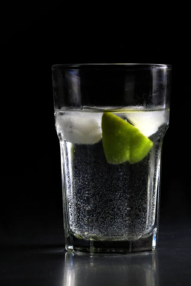 Gin and juniper spirits — Photo: NotFromUtrecht