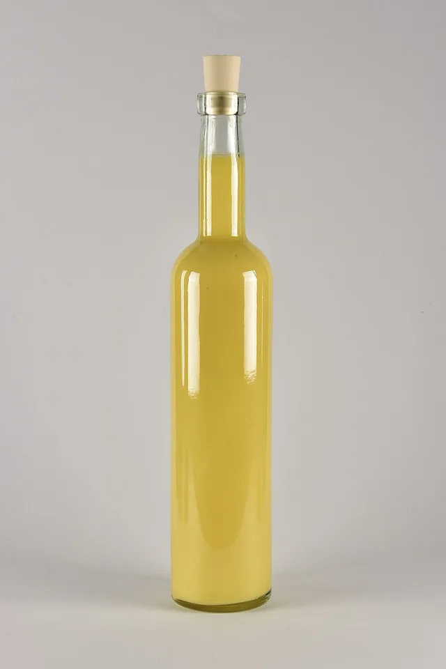 Egg and cream liqueurs — Photo: Sebastian Koppehel