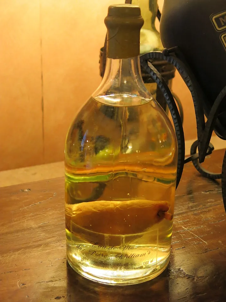 Poire Williams (Williams pear spirit) — Photo: Tangopaso