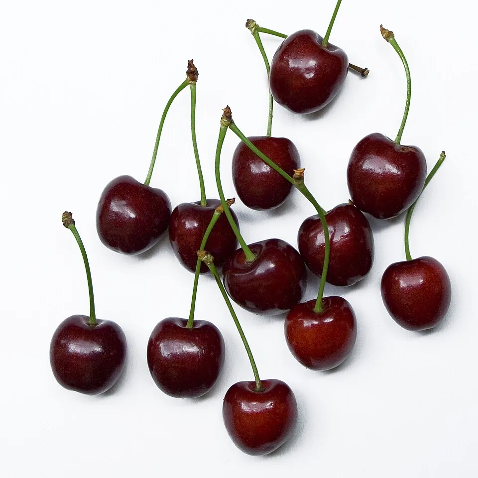 Nagykörű sweet cherry pálinka (Nagykörűi cseresznyepálinka) — Photo: Takkk